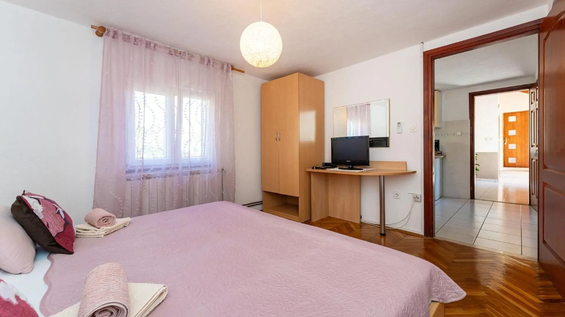 Apartments And Room Adriana Starigrad Paklenica Croatia