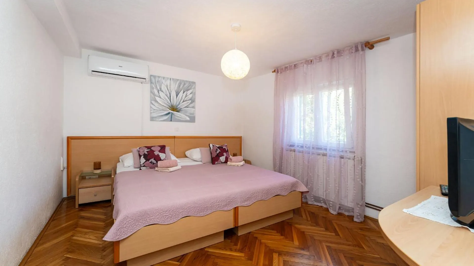 Apartments And Room Adriana Starigrad Paklenica