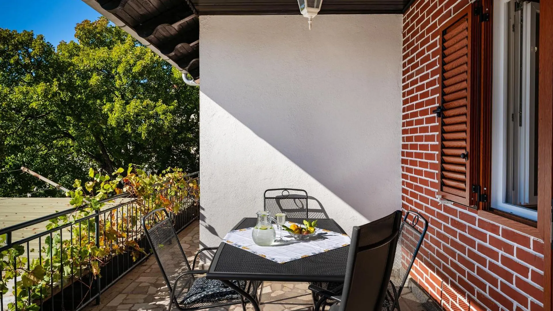Apartments And Room Adriana Starigrad Paklenica