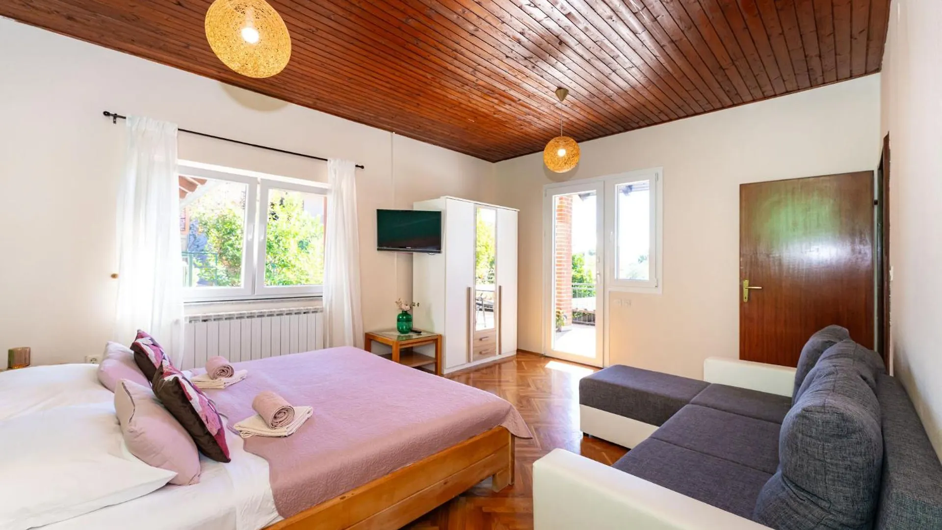 Apartments And Room Adriana Starigrad Paklenica