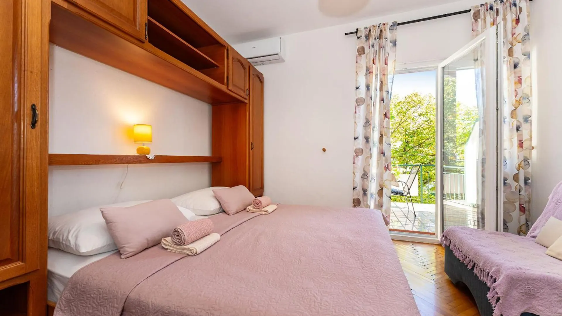 Apartments And Room Adriana Starigrad Paklenica 0*,  Croatia
